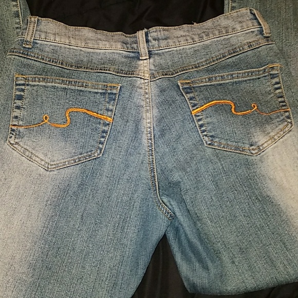 Jeans - Picture 3 of 4